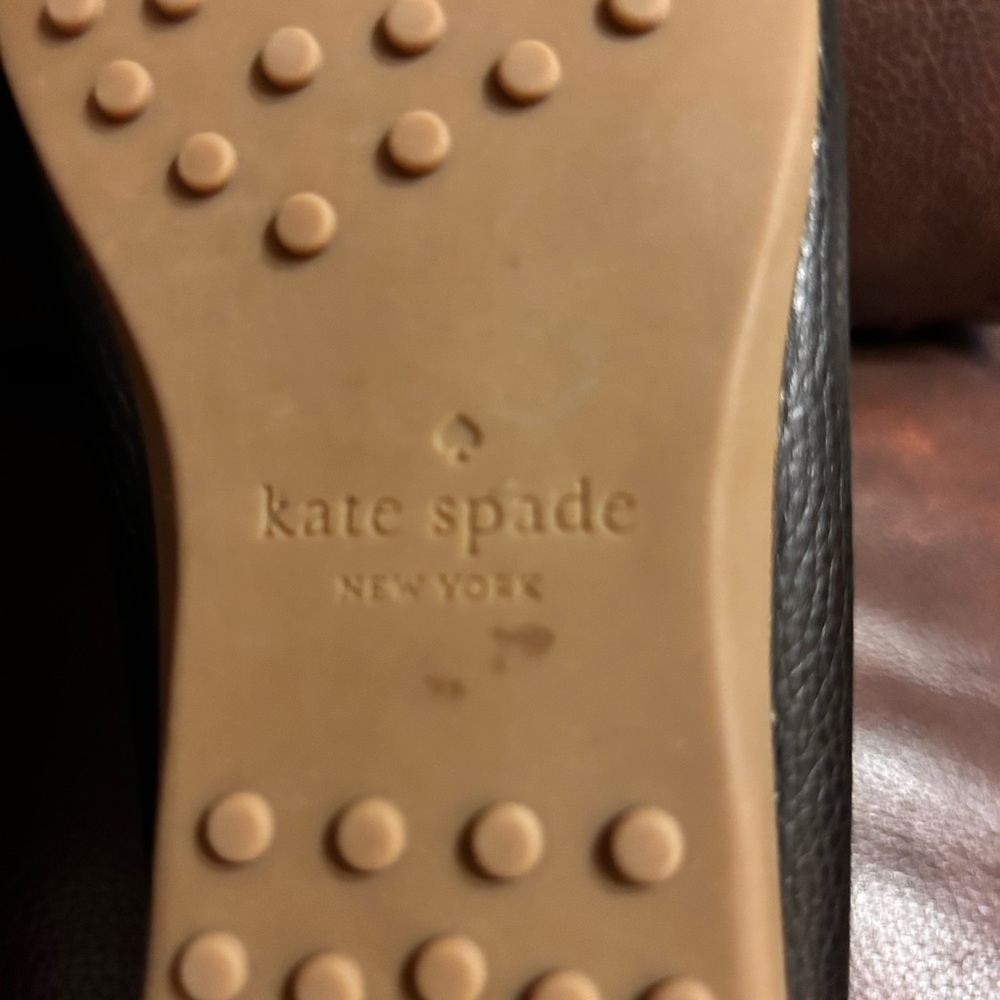Kate Spade Carmen black leather loafer, size 8 - Picture 5 of 7